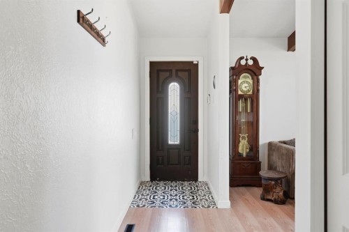 67 Sherwood Crescent, Red Deer, AB - Indoor Photo Showing Other Room