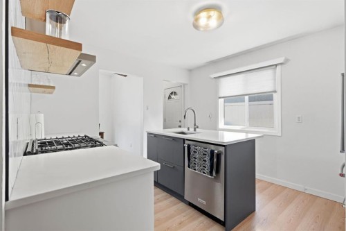 67 Sherwood Crescent, Red Deer, AB - Indoor Photo Showing Kitchen