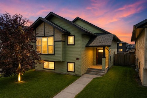 144 Bowman Circle  Sylvan Lake, AB T4S 0H8