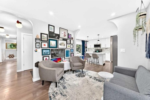 3313 42A Avenue Close, Red Deer, AB - Indoor Photo Showing Living Room