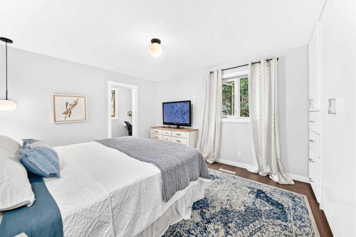 3313 42A Avenue Close, Red Deer, AB - Indoor Photo Showing Bedroom