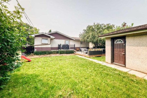 3313 42A Avenue Close, Red Deer, AB - Outdoor