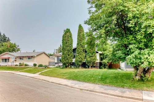 3313 42A Avenue Close, Red Deer, AB - Outdoor