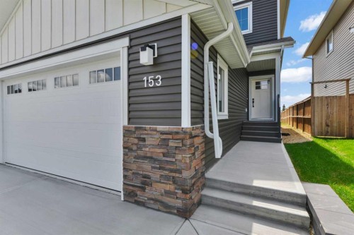 153 Norseman Close, Penhold, AB - Outdoor