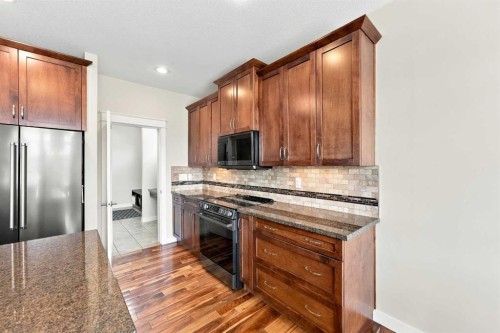15 Sorensen Close, Red Deer, AB - Indoor Photo Showing Kitchen