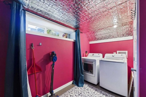 701-4719 33 Street, Red Deer, AB - Indoor Photo Showing Laundry Room