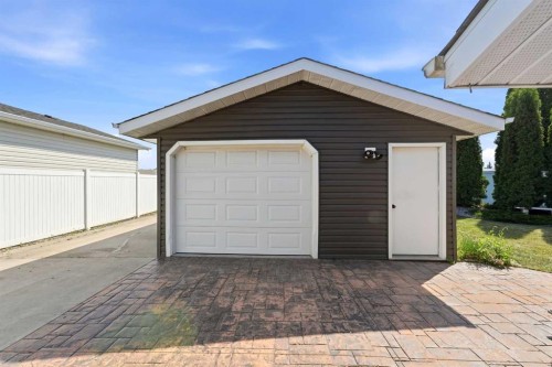 90 Duncan Crescent, Red Deer, AB - Outdoor With Exterior