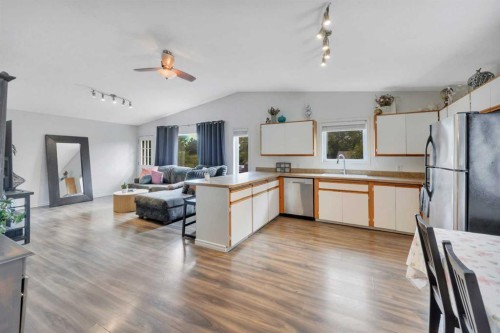 3705 45 Street, Red Deer, AB - Indoor Photo Showing Kitchen