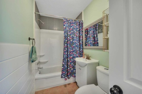3705 45 Street, Red Deer, AB - Indoor Photo Showing Bathroom