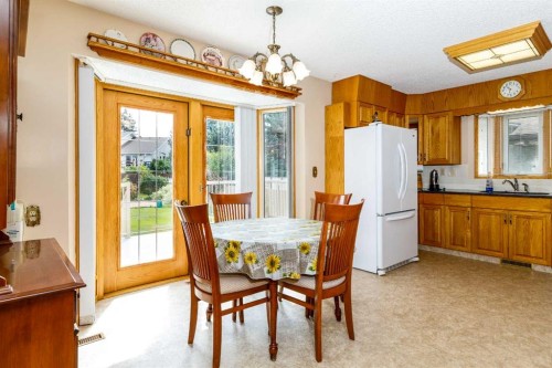 88 Mccullough  Cresent, Red Deer, AB - Indoor Photo Showing Dining Room