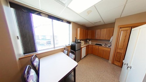 209-4815 50 Avenue, Red Deer, AB 