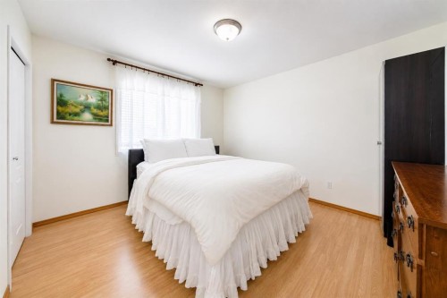 138 Lanterman Close, Red Deer, AB - Indoor Photo Showing Bedroom