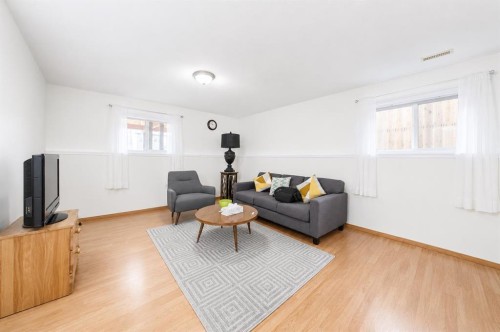 138 Lanterman Close, Red Deer, AB - Indoor Photo Showing Living Room