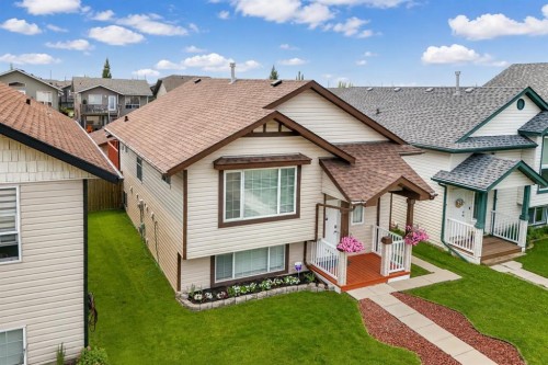 138 Lanterman Close, Red Deer, AB - Outdoor