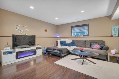 148 Oswald Close, Red Deer, AB - Indoor Photo Showing Living Room