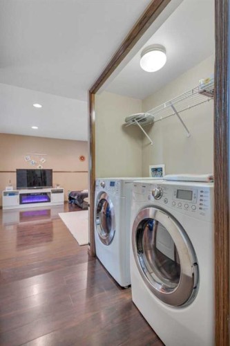 148 Oswald Close, Red Deer, AB - Indoor Photo Showing Laundry Room