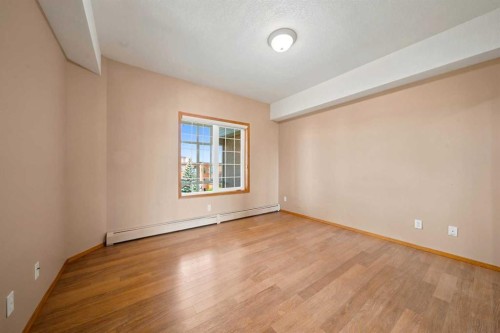 412-4512 52 Avenue, Red Deer, AB - Indoor Photo Showing Other Room