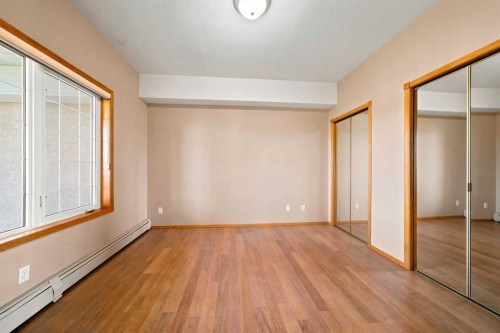 412-4512 52 Avenue, Red Deer, AB - Indoor Photo Showing Other Room
