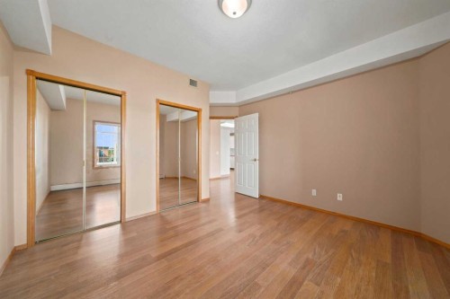 412-4512 52 Avenue, Red Deer, AB - Indoor Photo Showing Other Room