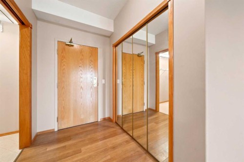 412-4512 52 Avenue, Red Deer, AB - Indoor Photo Showing Other Room