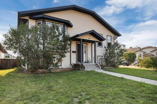 18 Plumtree Crescent, Blackfalds, AB - Outdoor