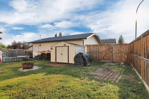 18 Plumtree Crescent, Blackfalds, AB - Outdoor