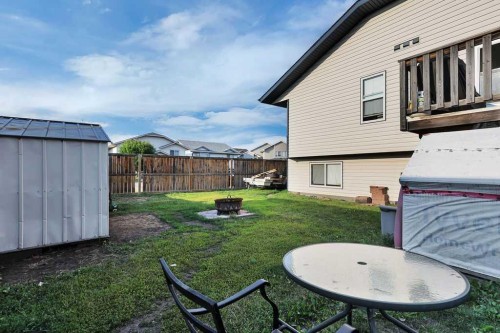 18 Plumtree Crescent, Blackfalds, AB - Outdoor With Exterior