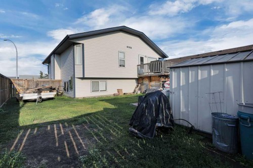18 Plumtree Crescent, Blackfalds, AB - Outdoor With Deck Patio Veranda With Exterior