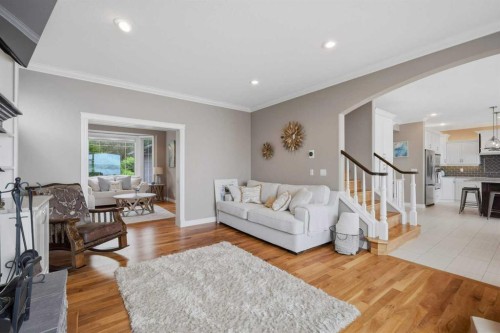 85 Grand Ave, Norglenwold, AB - Indoor Photo Showing Living Room