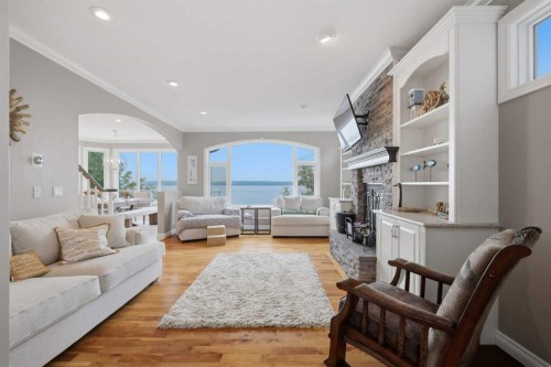 85 Grand Ave, Norglenwold, AB - Indoor Photo Showing Living Room