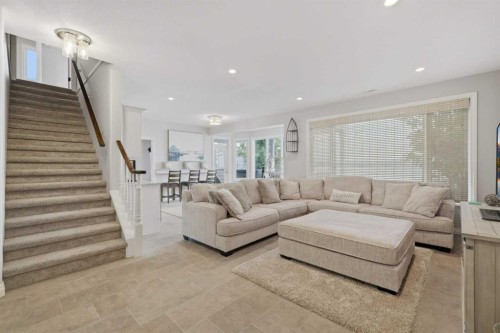 85 Grand Ave, Norglenwold, AB - Indoor Photo Showing Living Room