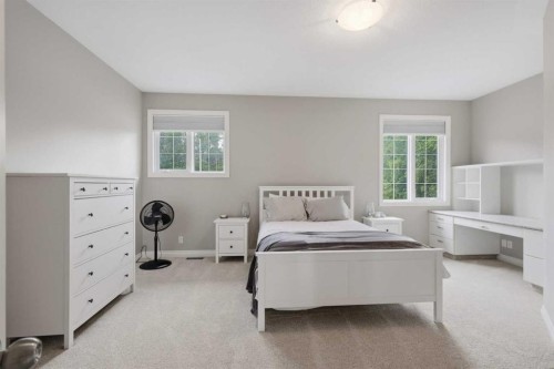 85 Grand Ave, Norglenwold, AB - Indoor Photo Showing Bedroom