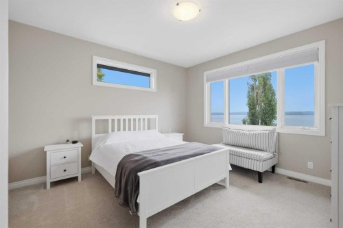 85 Grand Ave, Norglenwold, AB - Indoor Photo Showing Bedroom