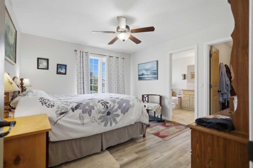 428 6 Avenue, Elnora, AB - Indoor Photo Showing Bedroom
