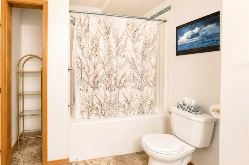 46 Lord Close, Red Deer, AB 