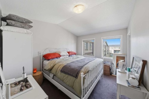 604-125 Caribou Crescent, Red Deer, AB - Indoor Photo Showing Bedroom