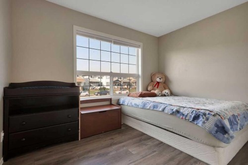39 Terrace Heights Drive, Lacombe, AB - Indoor Photo Showing Bedroom