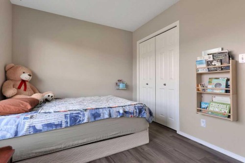 39 Terrace Heights Drive, Lacombe, AB - Indoor Photo Showing Bedroom