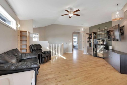 39 Terrace Heights Drive, Lacombe, AB - Indoor Photo Showing Living Room