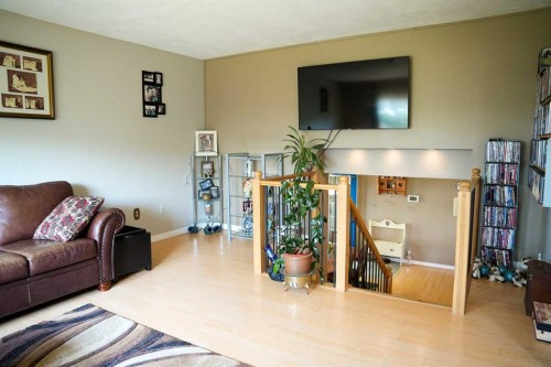 43081 Rng Rd 95A, Hardisty, AB - Indoor