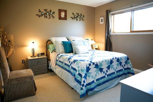 43081 Rng Rd 95A, Hardisty, AB - Indoor Photo Showing Bedroom