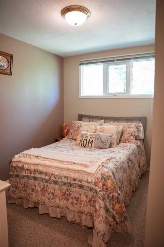 43081 Rng Rd 95A, Hardisty, AB - Indoor Photo Showing Bedroom