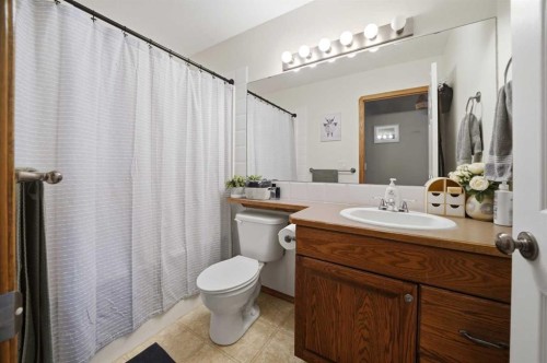 23 Dubois Crescent, Red Deer, AB - Indoor Photo Showing Bathroom