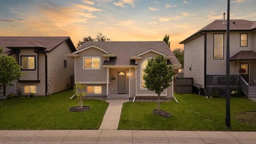 23 Dubois Crescent  Red Deer, AB T4R 3H8