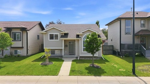 23 Dubois Crescent, Red Deer, AB - Outdoor With Facade