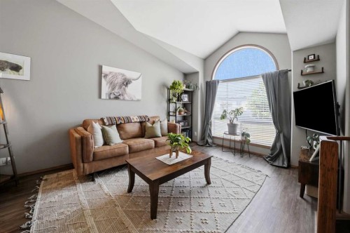 23 Dubois Crescent, Red Deer, AB - Indoor Photo Showing Living Room