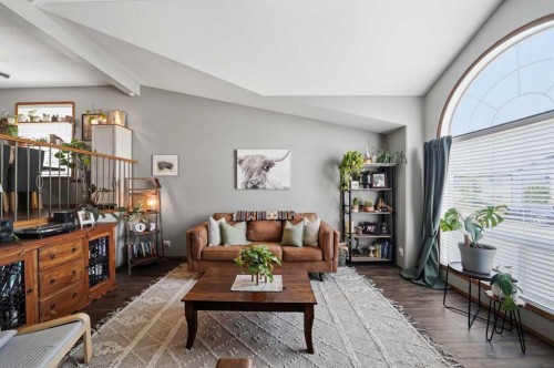 23 Dubois Crescent, Red Deer, AB - Indoor Photo Showing Living Room