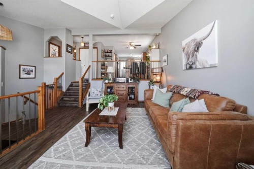 23 Dubois Crescent, Red Deer, AB - Indoor Photo Showing Living Room