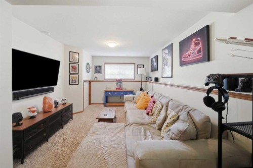 23 Dubois Crescent, Red Deer, AB - Indoor Photo Showing Living Room