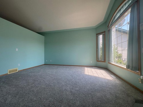 114 Sunridge Avenue, Blackfalds, AB - Indoor Photo Showing Other Room